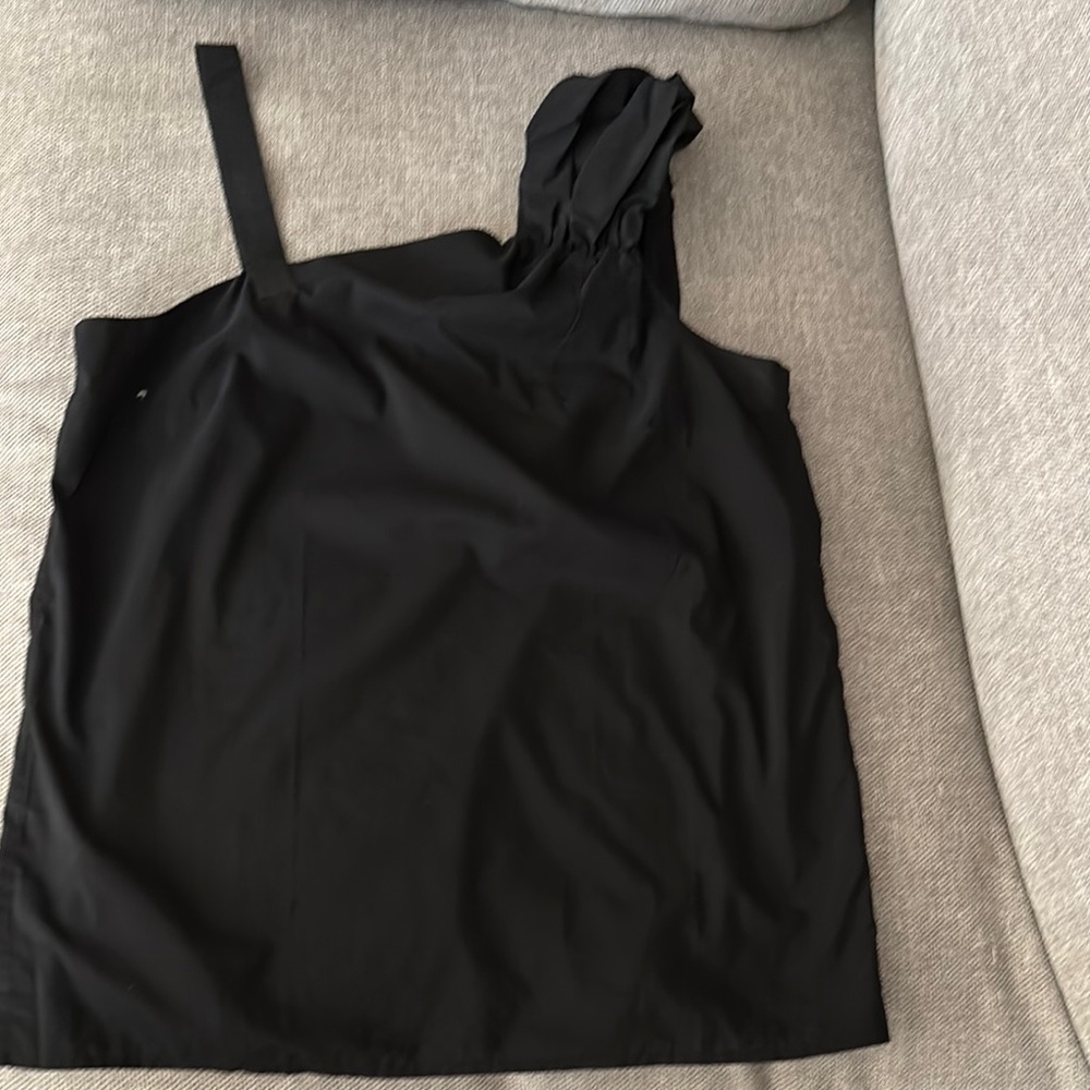 Chic Black One-Shoulder Top